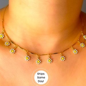 Gold Dipped Daisies Necklace White